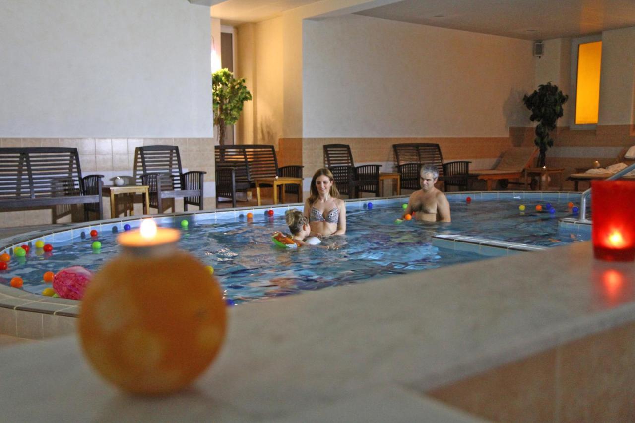 Hotel Prezident ปาลิช ภายนอก รูปภาพ